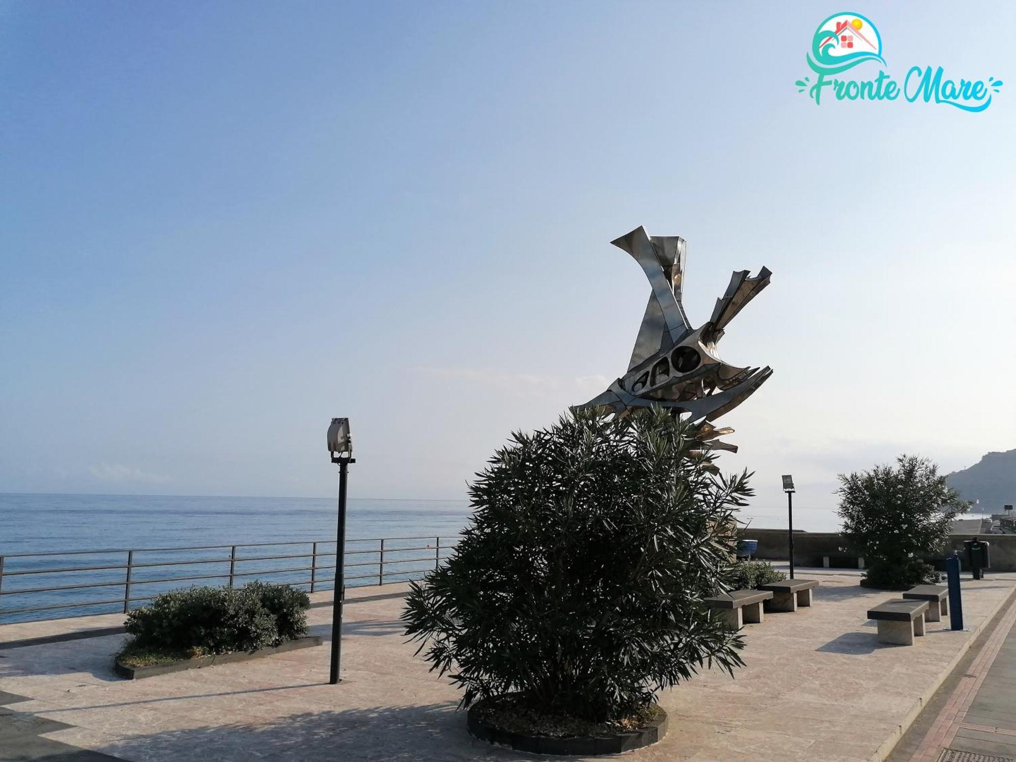 Casa Fronte Mare Villa Santa Teresa Di Riva Buitenkant foto