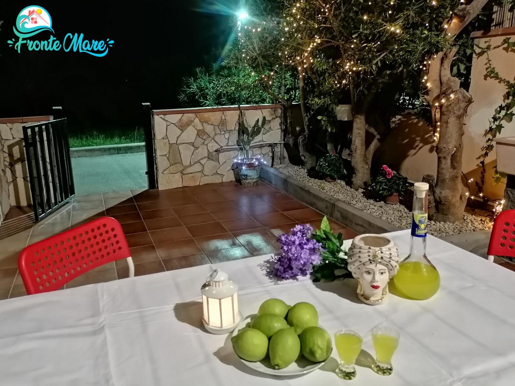 Casa Fronte Mare Villa Santa Teresa Di Riva Buitenkant foto
