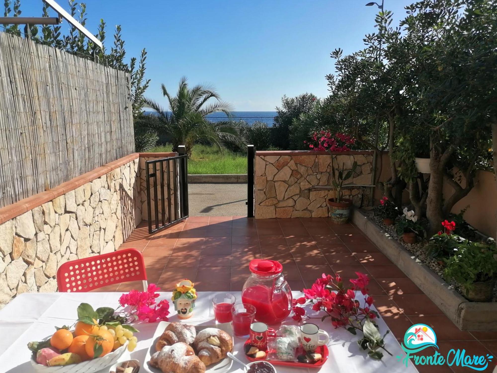 Casa Fronte Mare Villa Santa Teresa Di Riva Buitenkant foto